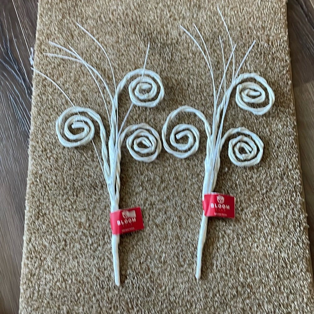 2 Bloom Room White Holiday Picks